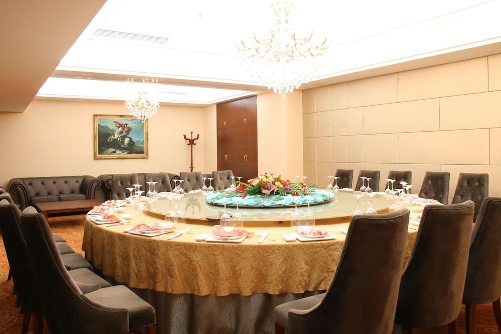 Ming Wah International Convention Centre Hotel Шънджън Екстериор снимка