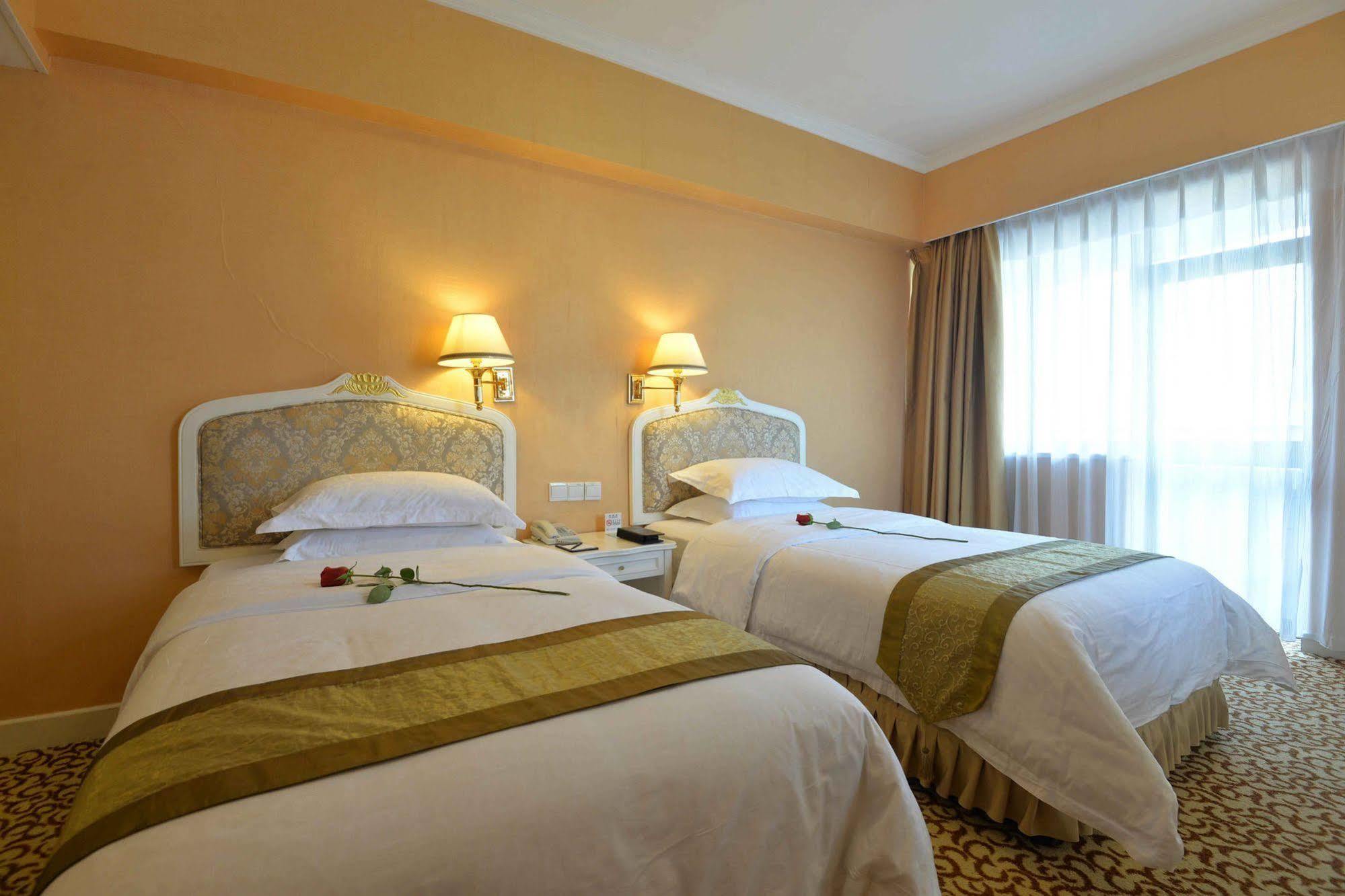 Ming Wah International Convention Centre Hotel Шънджън Екстериор снимка