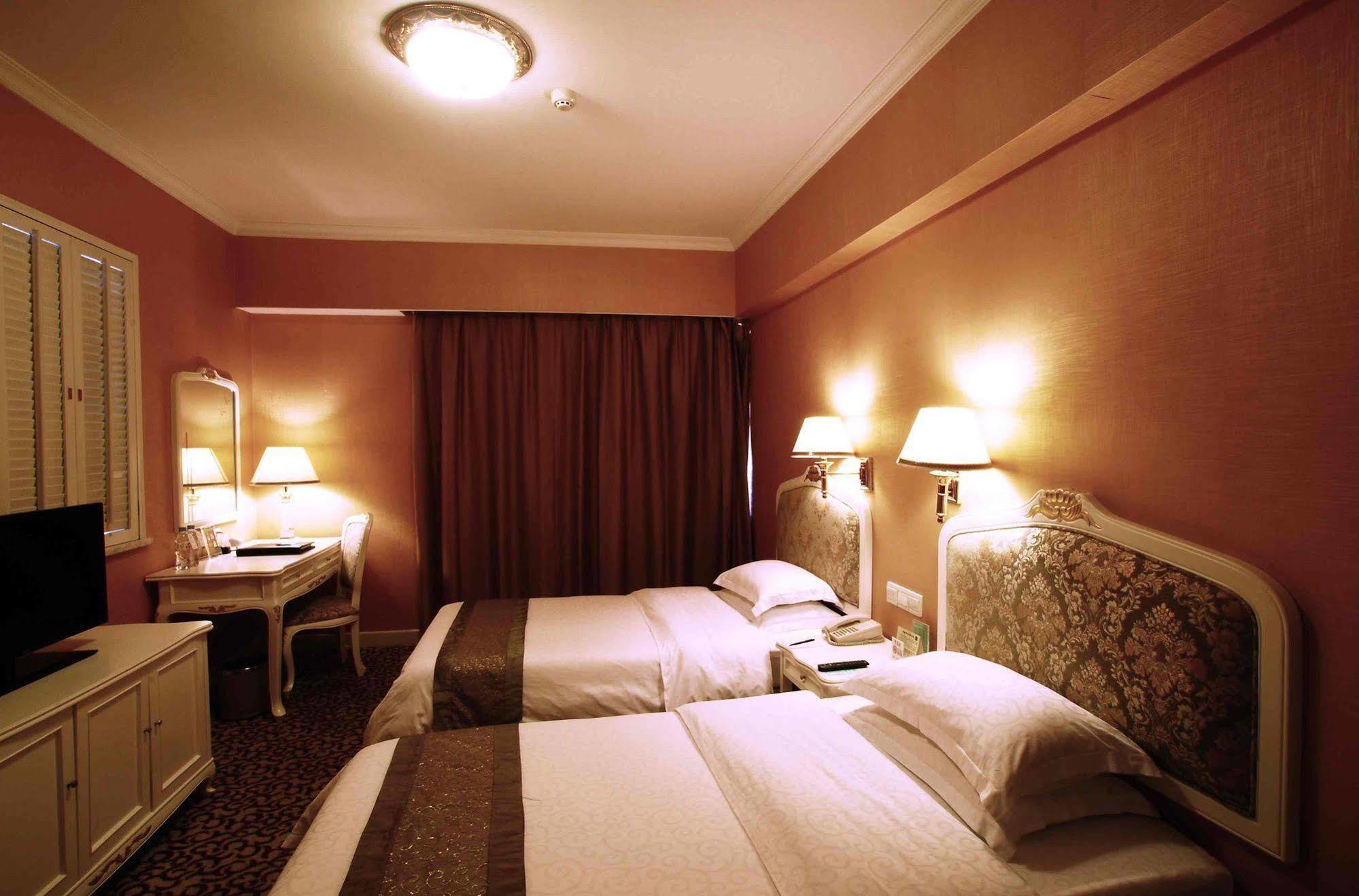 Ming Wah International Convention Centre Hotel Шънджън Екстериор снимка