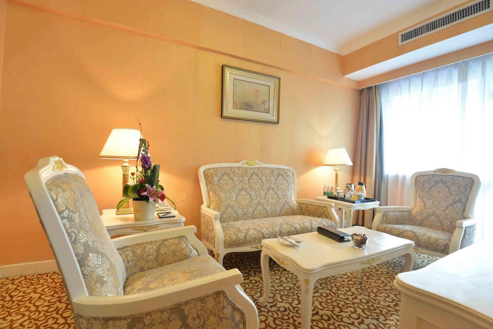 Ming Wah International Convention Centre Hotel Шънджън Екстериор снимка