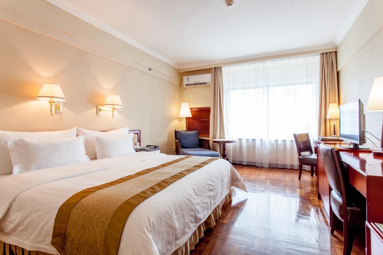 Ming Wah International Convention Centre Hotel Шънджън Екстериор снимка